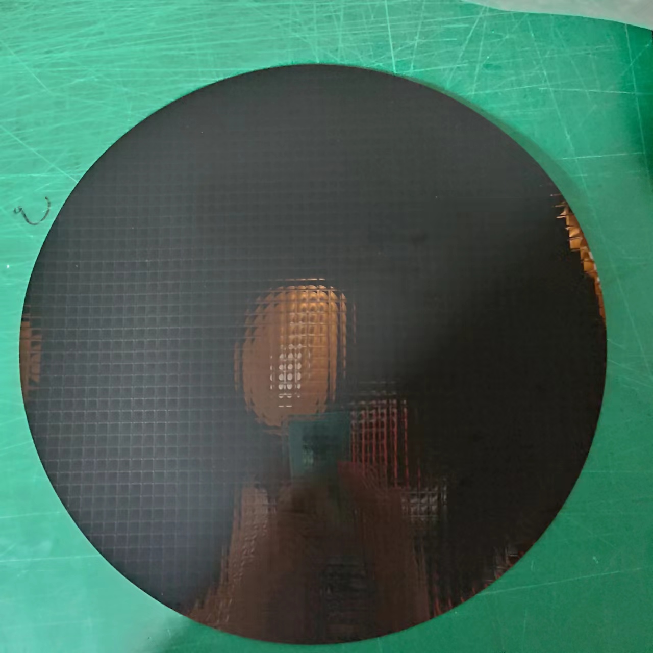 Separadores de wafer semicondutores em relevo para back-end